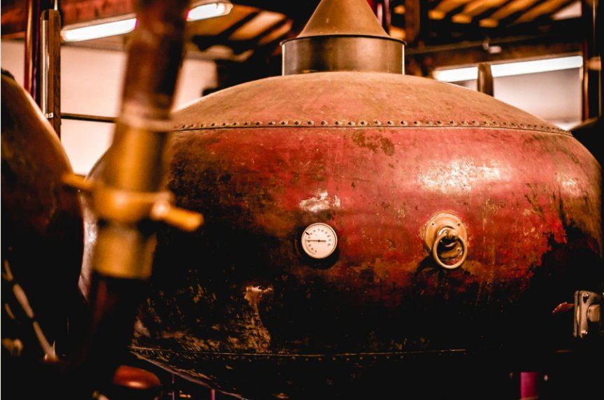 Alambic charentais en cuivre · Domaine du Coquerel